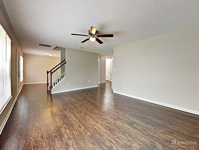 Building Photo - 4009 Far West Dr