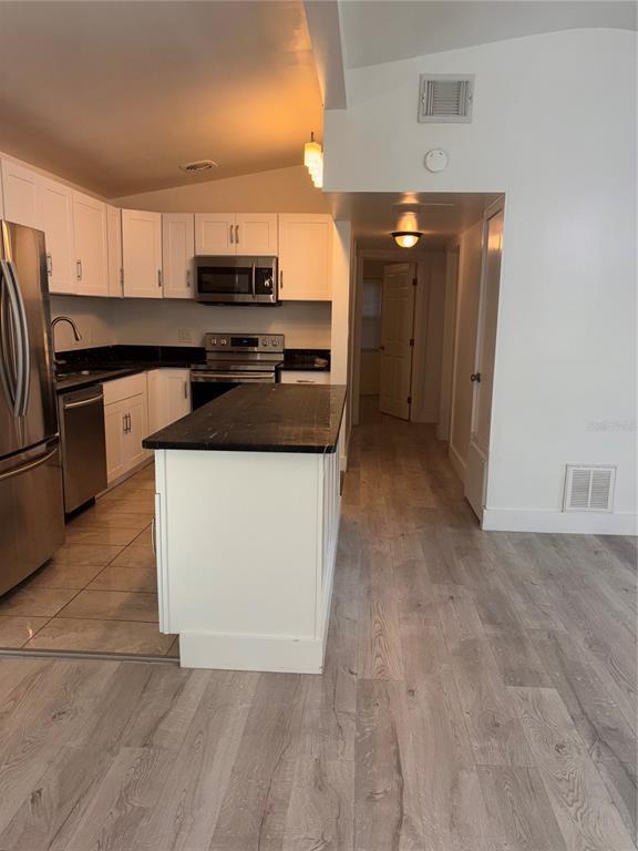 Building Photo - 1690 Dale Ave