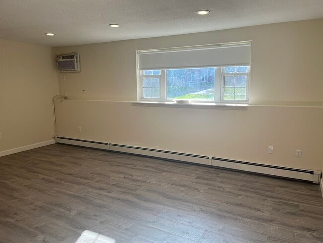 Building Photo - 221 Rock St