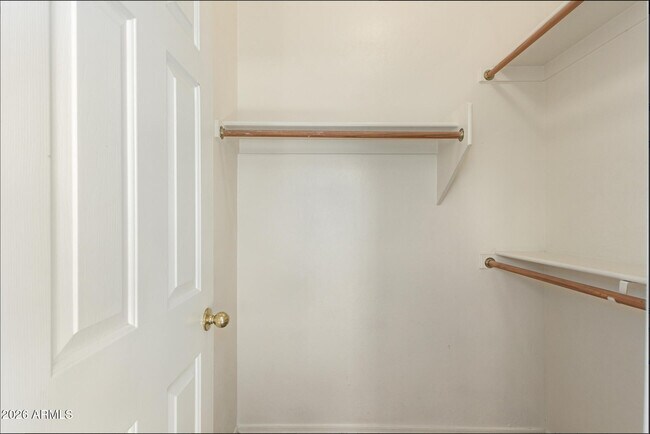 Building Photo - 513 W Beautiful Ln