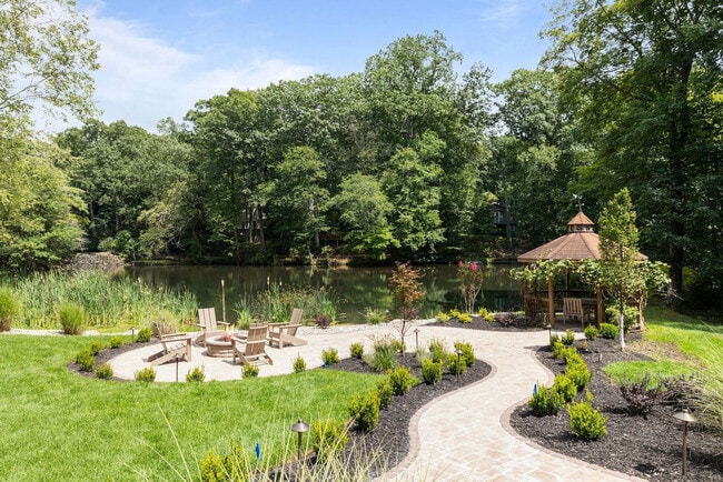 Building Photo - 2A Cherry Ln