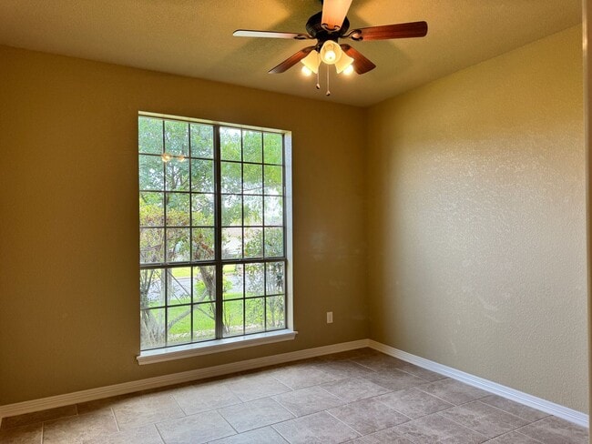 Building Photo - 11865 Poydras