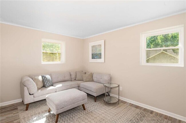 Building Photo - 3646 Rock Springs Dr