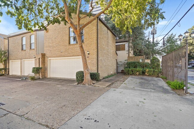Primary Photo - 2555 Bering Dr