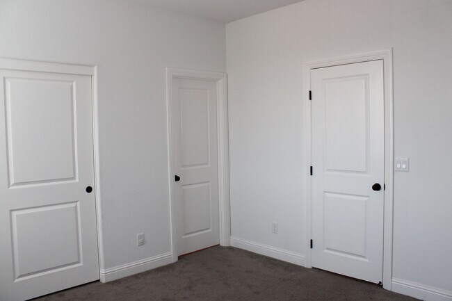 Building Photo - 1345 Orchid Ct