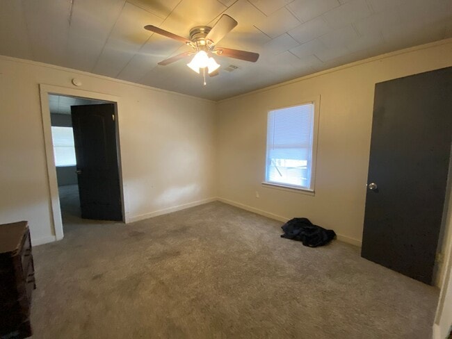 Building Photo - 3bed/2bath ALL ELECTRIC Home!