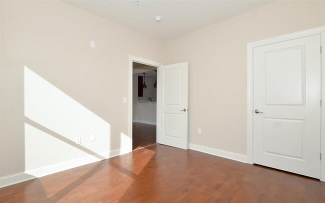 Building Photo - 100 Marshall St