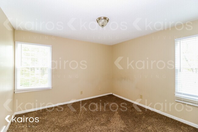 Building Photo - 5824 Tam Oshanter Ave