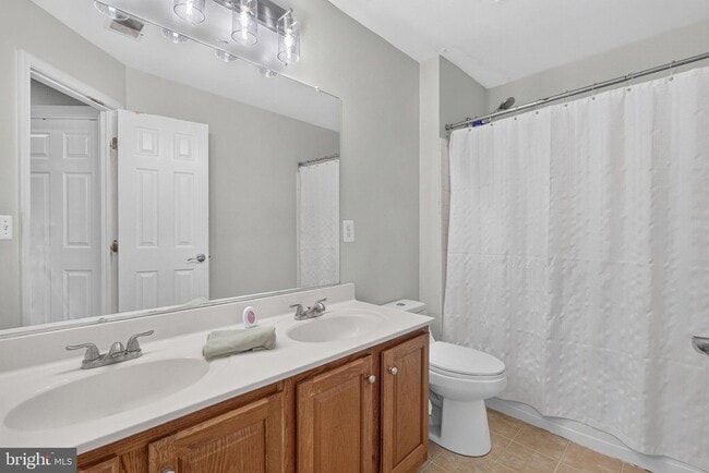 Building Photo - 13016 Pilgrims Inn Dr