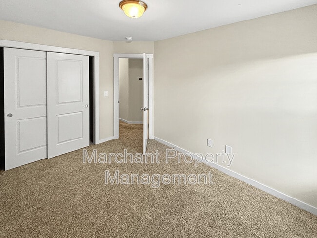 Building Photo - 766 Elmbrook Dr