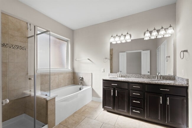 Building Photo - 5619 S Denham Ridge Ln