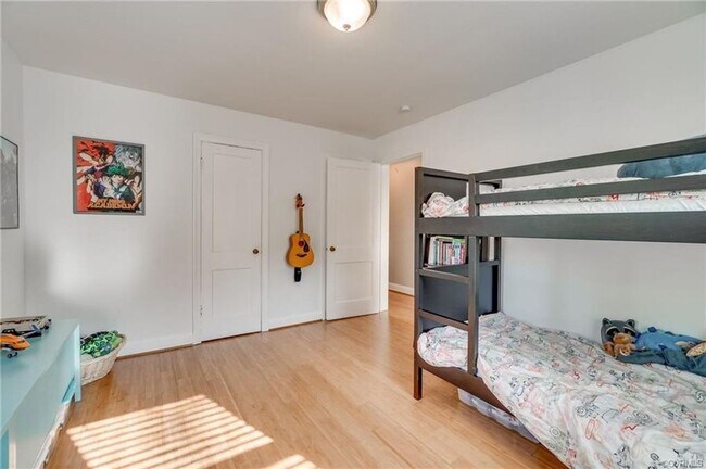 Building Photo - Sauer's Garden Gem: Lovely 3 Bedroom, 1.5 ...