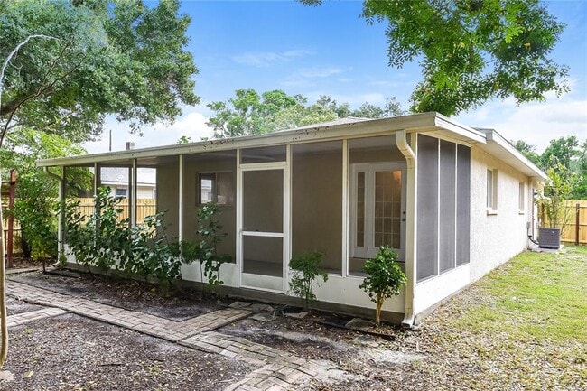 Building Photo - 604 37th St W