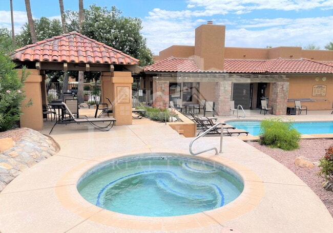 Building Photo - 6651 N Campbell Ave