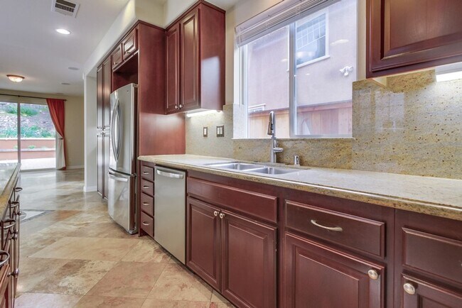 Building Photo - 4 Bedroom Cul-de-Sac home in San Elijo Hills!