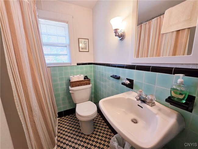 Building Photo - 5358 W Lake Rd