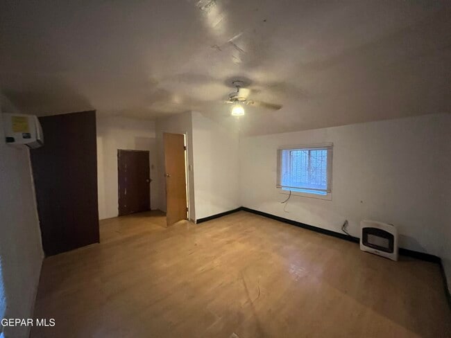 Building Photo - 6389 Salas Ln