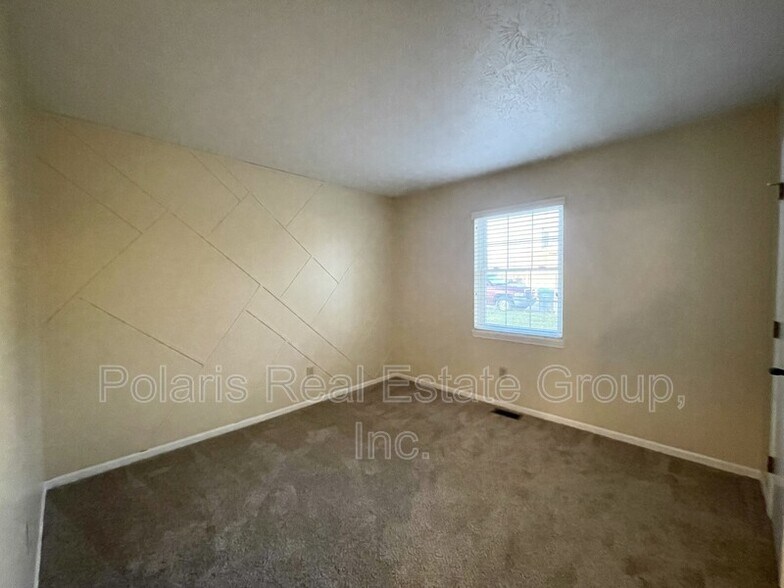 Building Photo - 978 Spring Meadow Dr