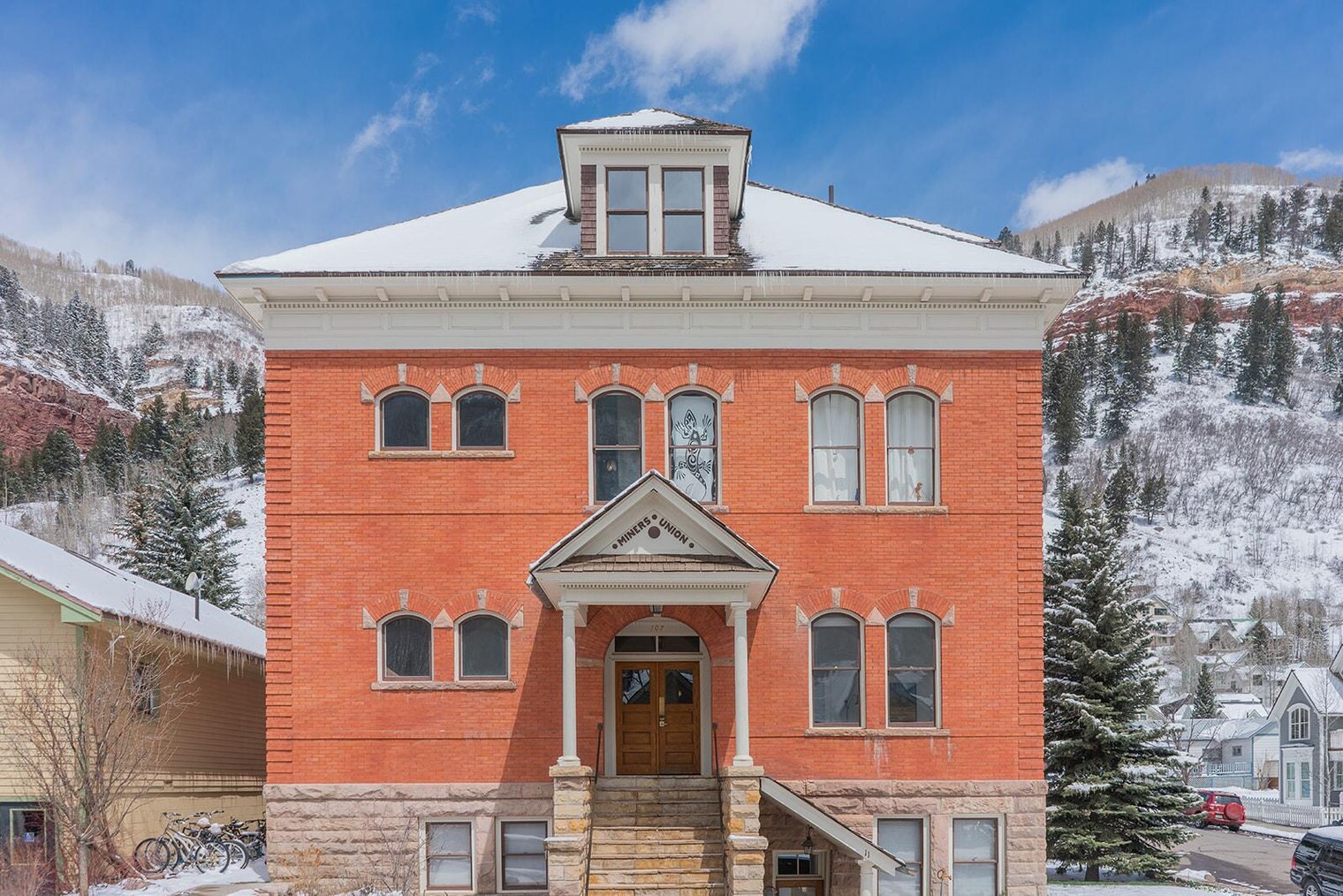 Building Photo - 107 W Columbia Ave