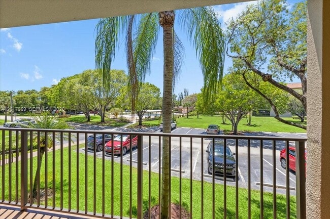 Building Photo - 1351 SW 141st Ave
