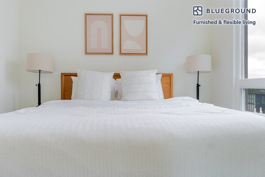 Building Photo - 19888 40th Ave W