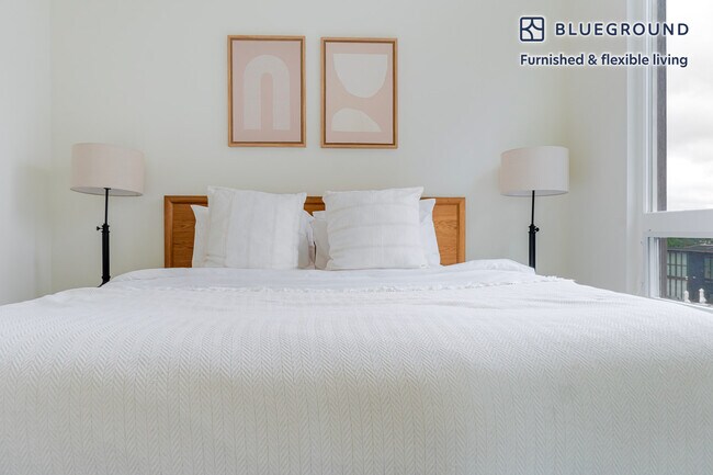 Building Photo - 19888 40th Ave W