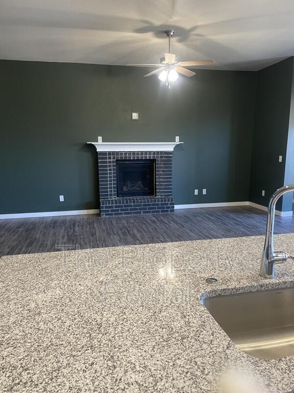 Building Photo - 1334 Bourbon St