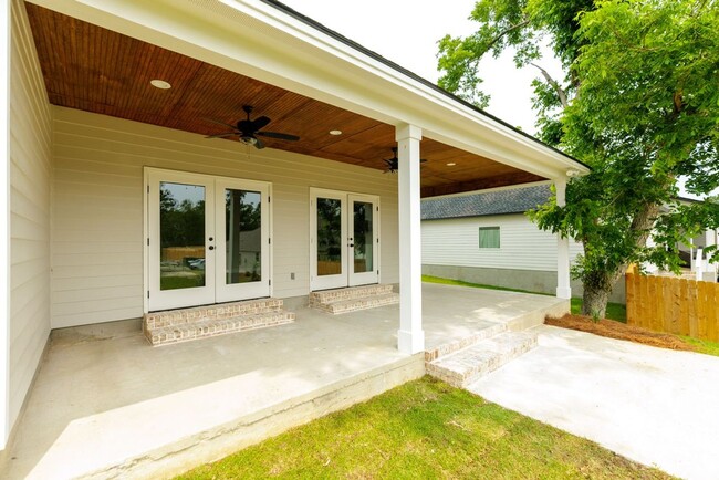 Building Photo - 3061 Houser Wy