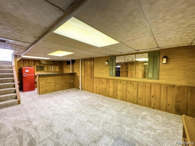 Building Photo - 806 N Altadena Ave