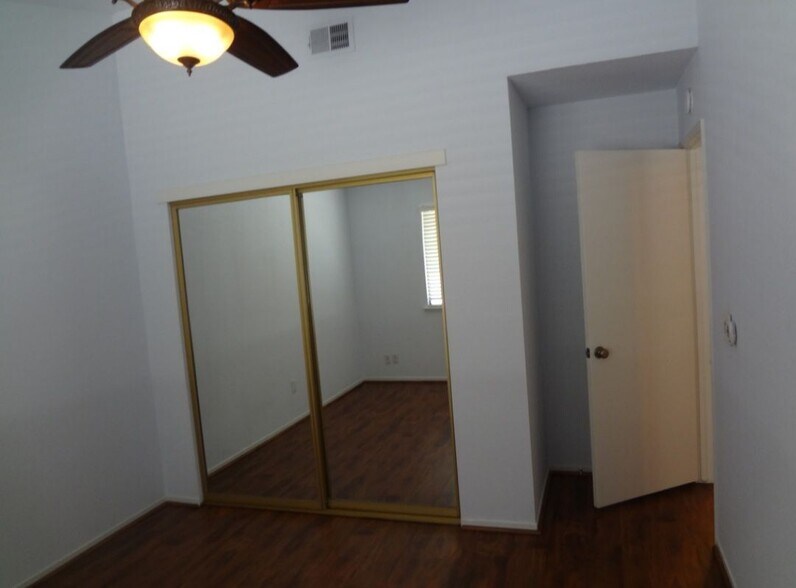 Building Photo - 8126 Briar Ridge Ln