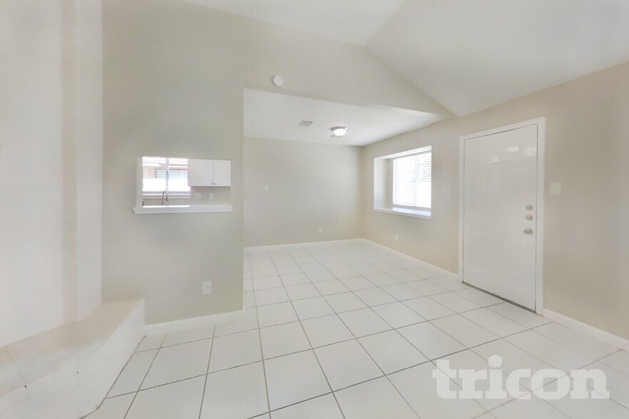 Building Photo - 3446 Edgecreek Dr