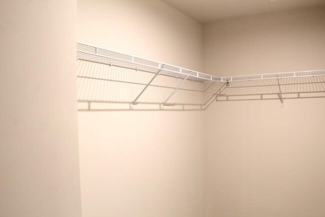 Building Photo - 109 S Peak Dr