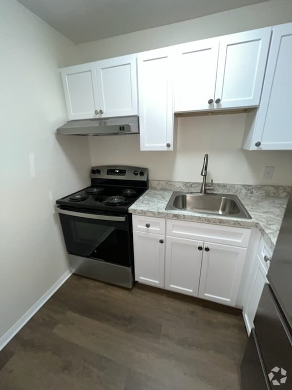 Building Photo - Central Street Apartments