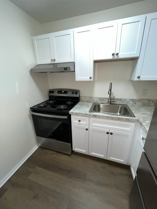 Primary Photo - Central Street Apartments