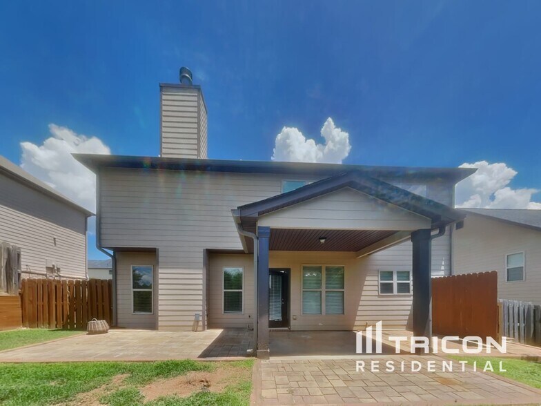 Building Photo - 409 Akers Dr