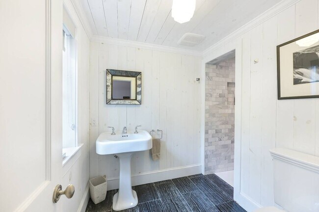 Building Photo - 62 Abrahams Landing Rd