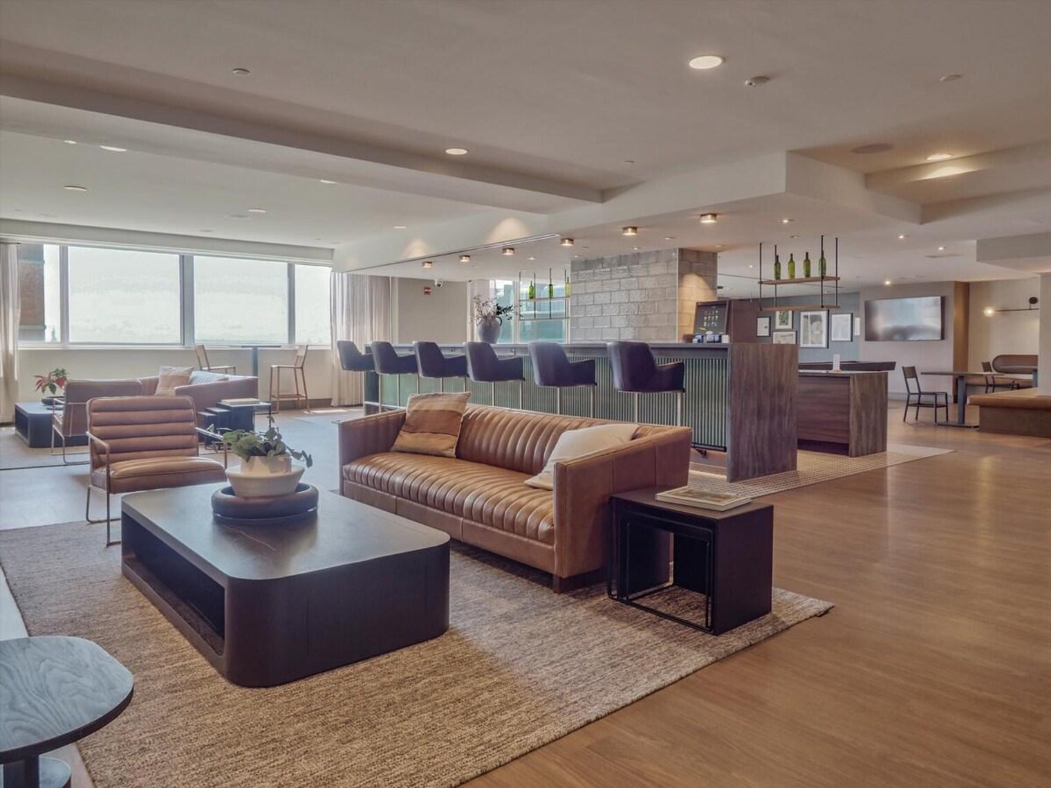 Building Photo - 33 Hudson St