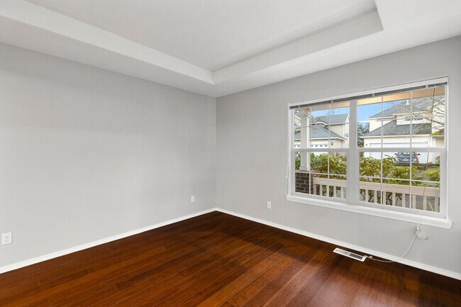 Building Photo - BETHANY 5 bedroom 3 full bath- Beaverton School District- Nike