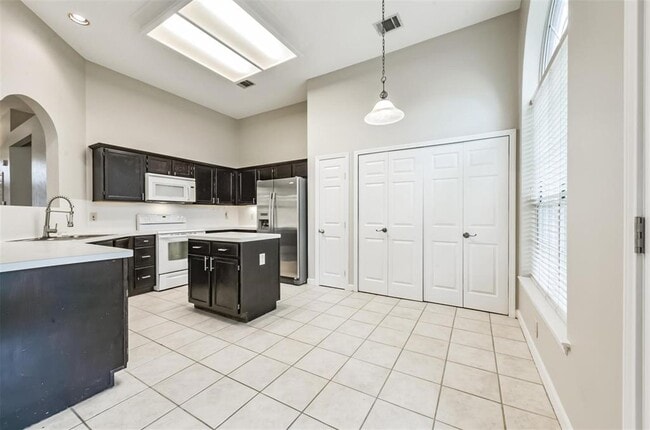 Building Photo - 15019 Trumpet Vine Ln