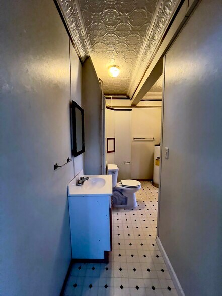 Building Photo - 15 Park Cir