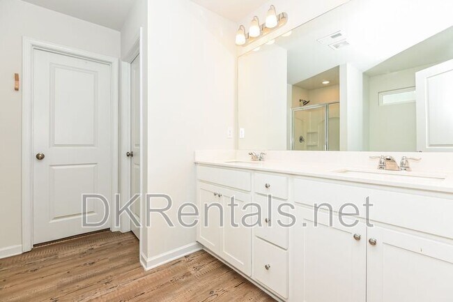 Building Photo - 265 Summerwood Ln