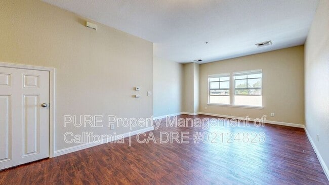 Building Photo - 110 5th St