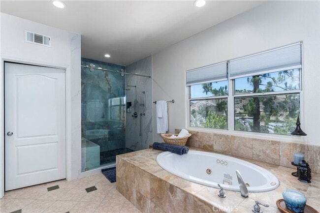 Building Photo - 7371 Westcliff Dr