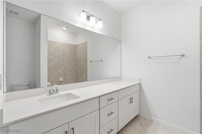 Building Photo - 2870 Blossom Wy