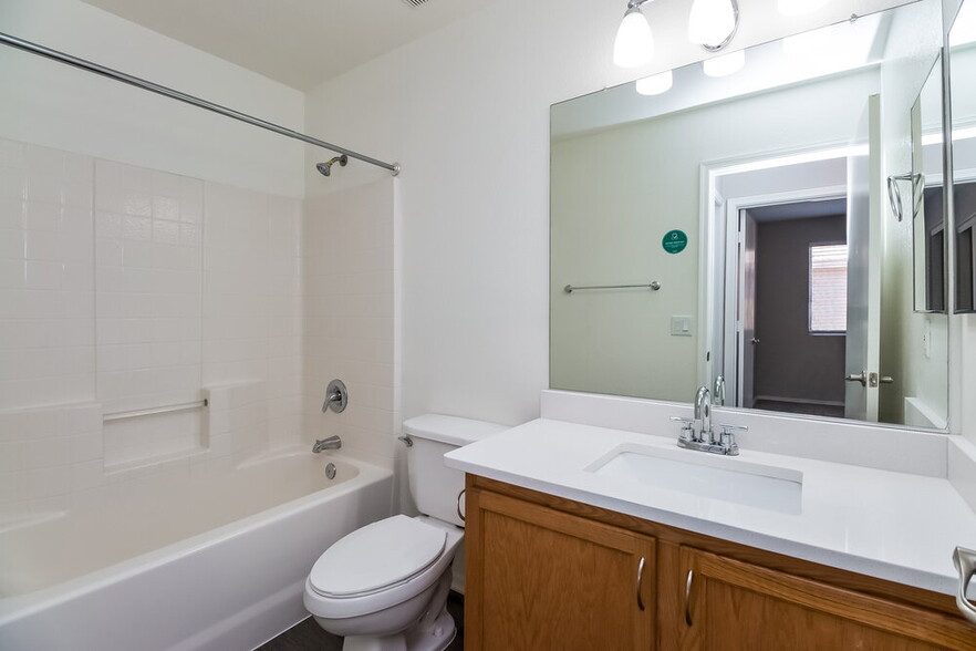 Building Photo - 8213 W Papago St
