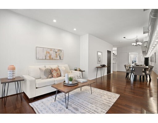 Building Photo - 1690 Washington St