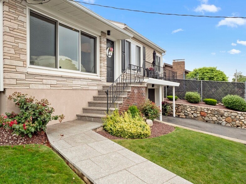 Building Photo - 73 Ridge Rd