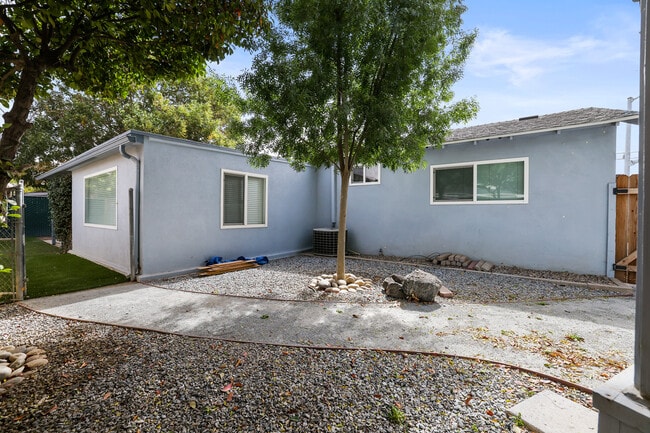 Building Photo - 3636 W Tulare Ave