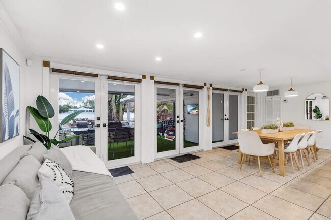 Building Photo - 19720 NE 26th Ave