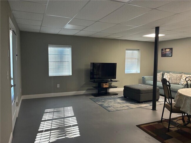 Building Photo - 6158 Suwanee Dam Rd